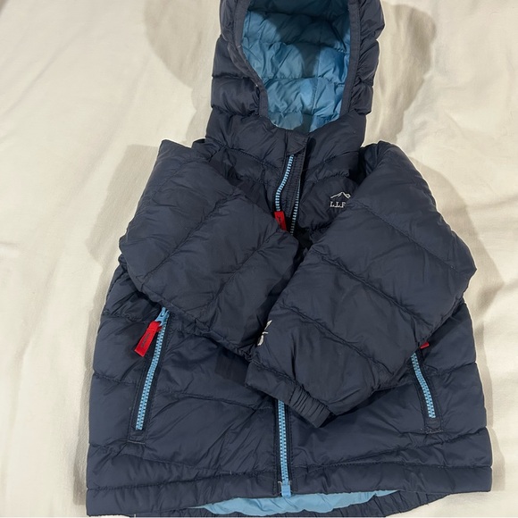 LL Bean! Infants' and Toddlers' Ultralight 650 Down Jacket size 2T. - Picture 7 of 10
